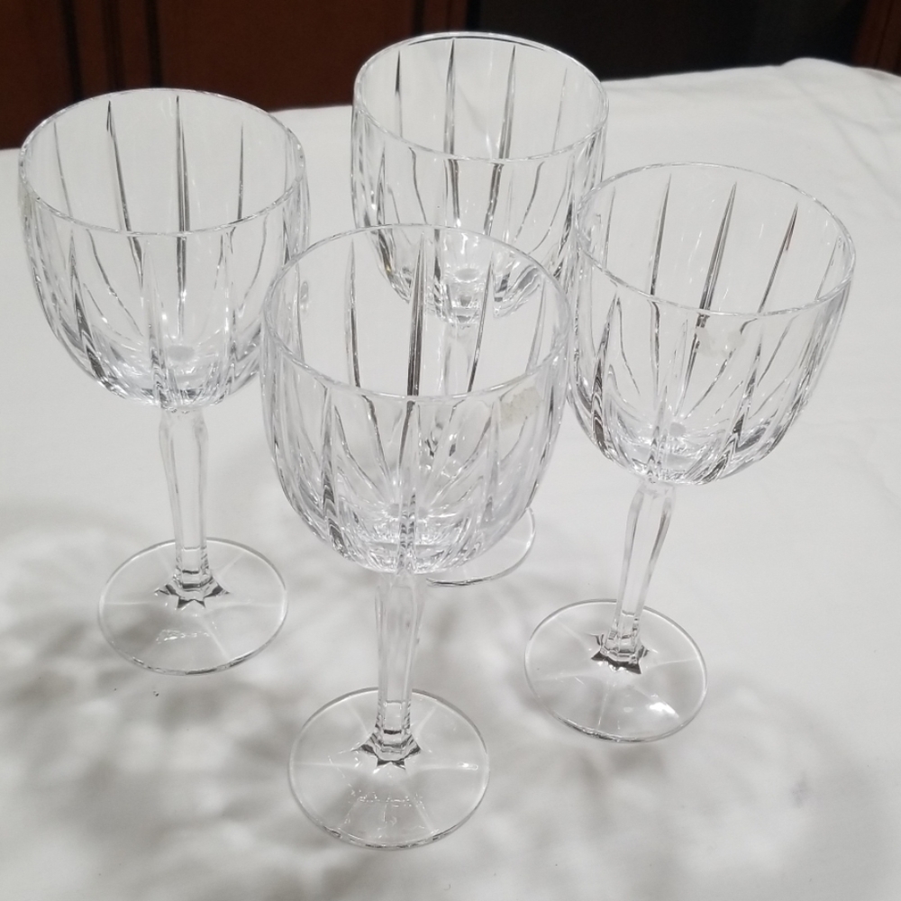 4 Beautiful Waterford Long Stem Glasses